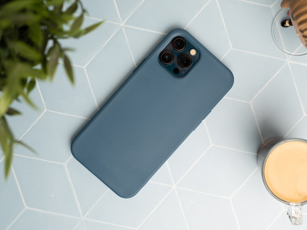 Silikonový kryt na iPhone 12 a iPhone 12 Pro s podporou MagSafe - Modrý 2